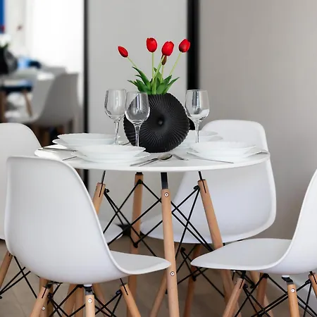 Cozy Zupnicza With Parking By Renters Warszawa