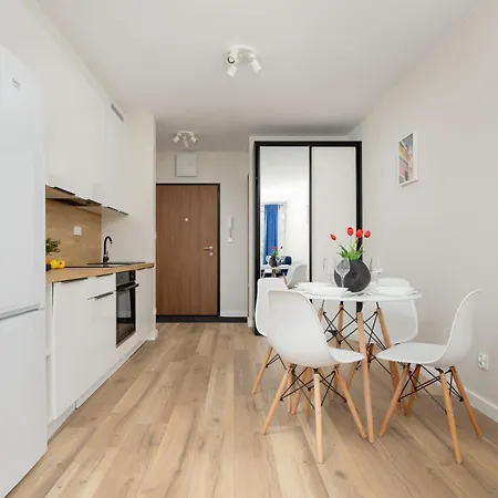 Cozy Zupnicza With Parking By Renters * Warszawa