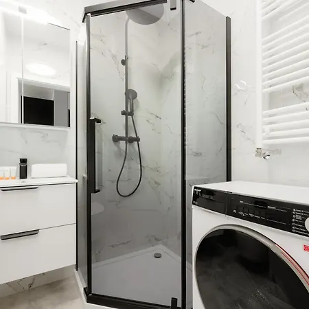 Cozy Zupnicza With Parking By Renters * Warsaw