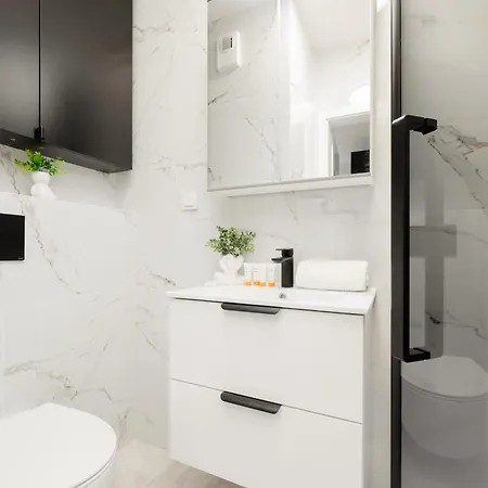 Cozy Zupnicza With Parking By Renters Apartman