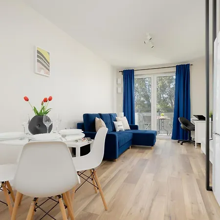 Apartment Cozy Zupnicza With Parking By Renters Warschau